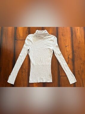 White House Black Market Cream Ribbed Turtleneck Sweater